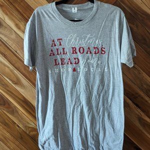 🎉 4 for $25 🎉 At Christmas All Roads Lead Home Short Sleeve Tee NWT